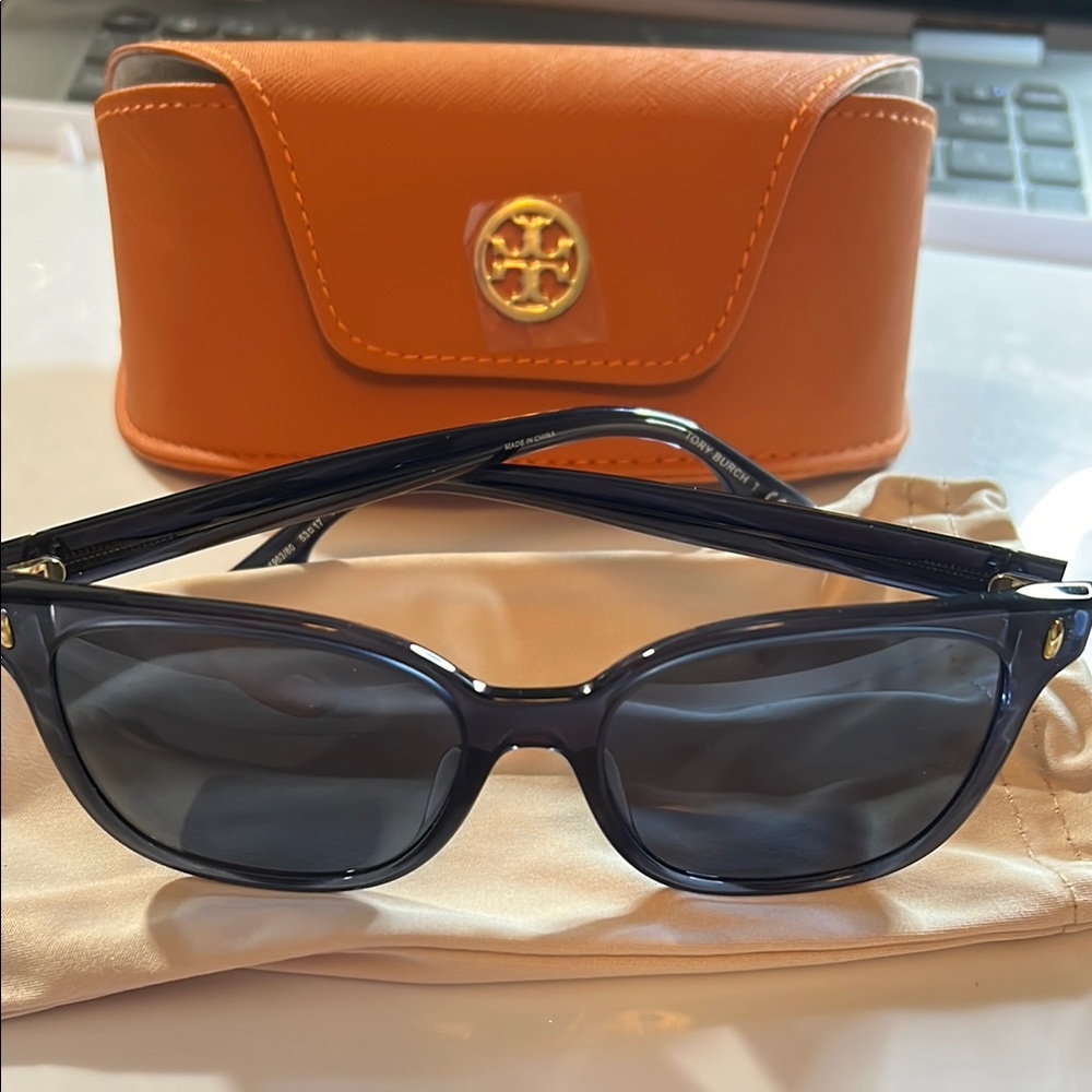 Tory Burch Black Women’s Sunglasses with Dustbag & Case NWT